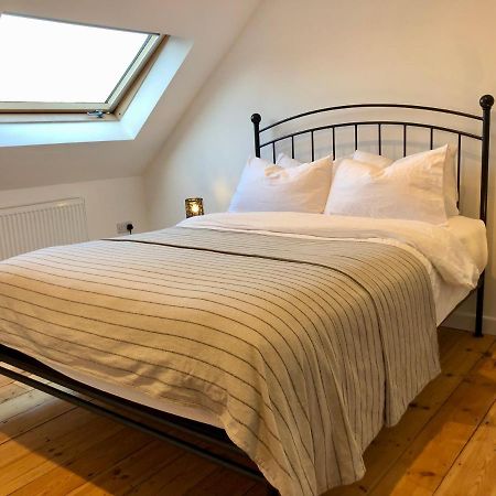 House With Parking, Short Stroll To Quay, Shops And Restaurants Villa Poole Exteriör bild