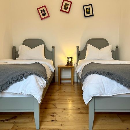 House With Parking, Short Stroll To Quay, Shops And Restaurants Villa Poole Exteriör bild