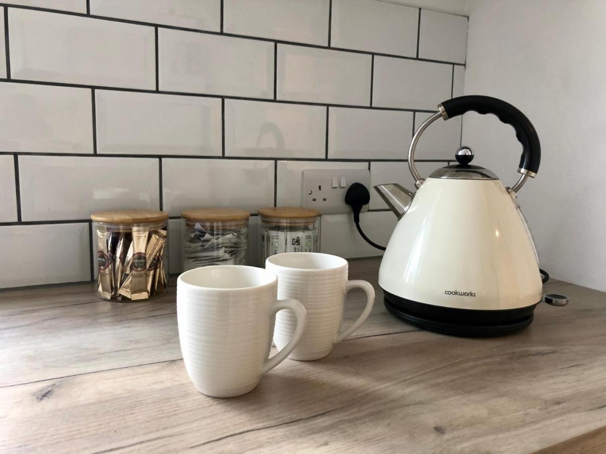House With Parking, Short Stroll To Quay, Shops And Restaurants Villa Poole Exteriör bild