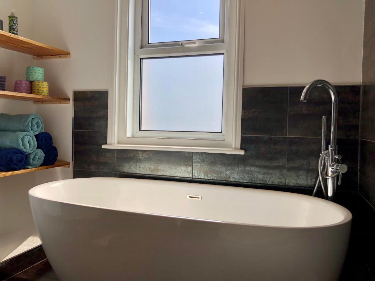 House With Parking, Short Stroll To Quay, Shops And Restaurants Villa Poole Exteriör bild
